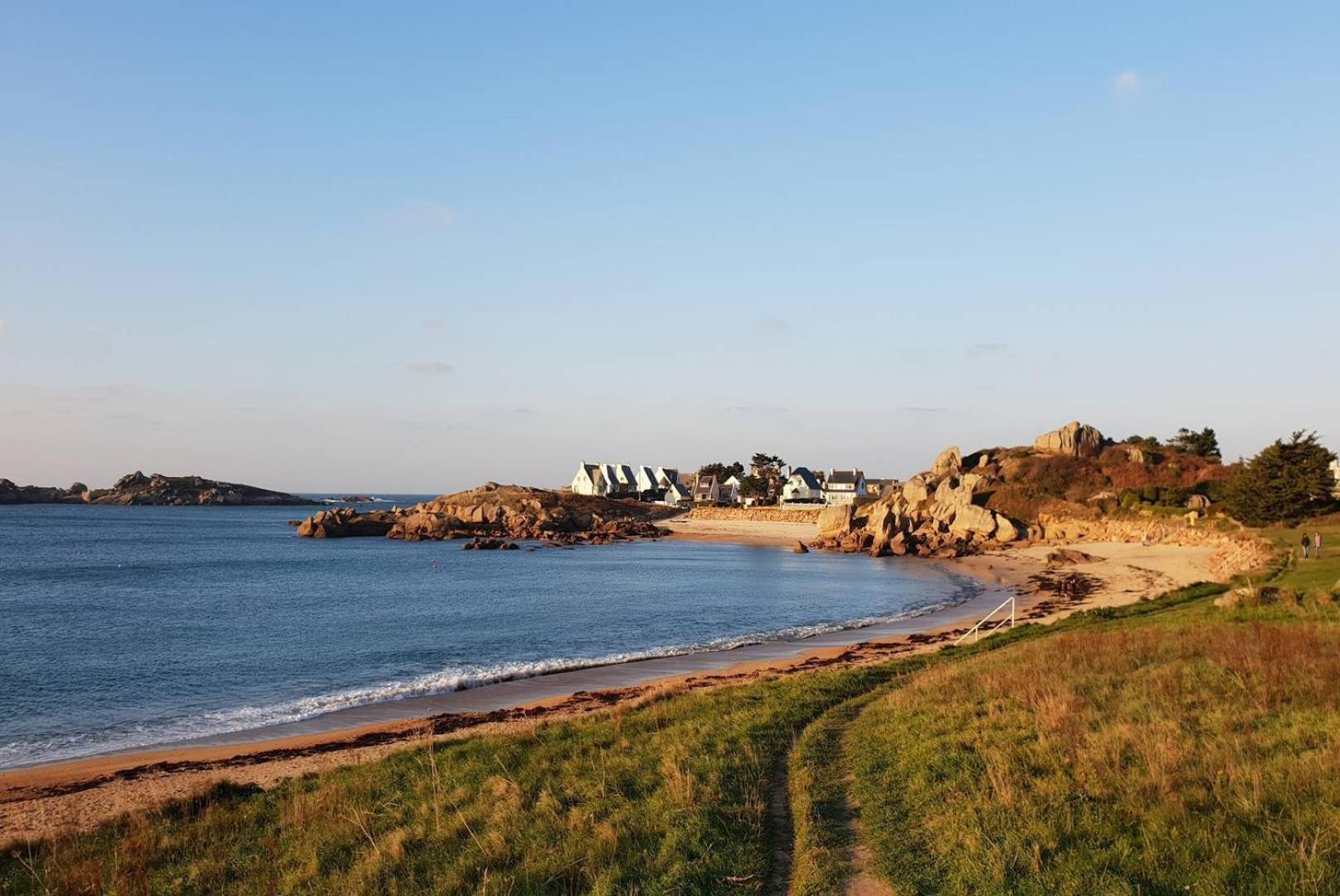 Maison 4 Personnes A 100M De La Plage De La Greve Rose A Tregastel - Ref 142 Eksteriør billede